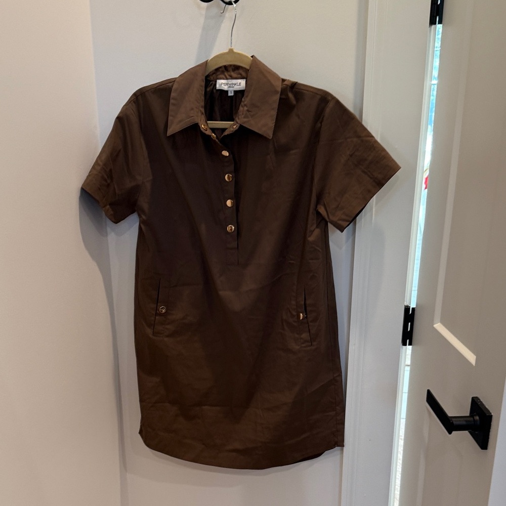 Brown Short Sleeve Dress shirt dress with gold snaps